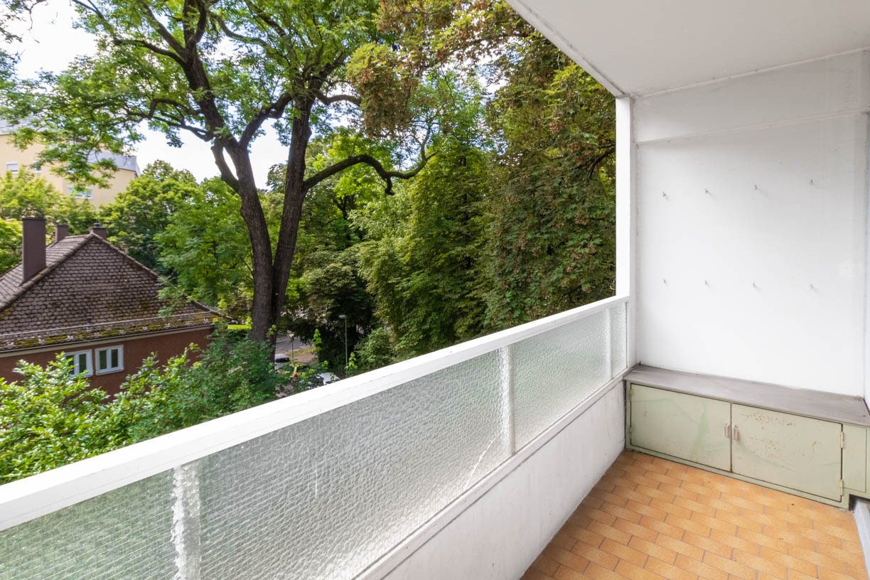 Balkon mit Blick ins Grüne